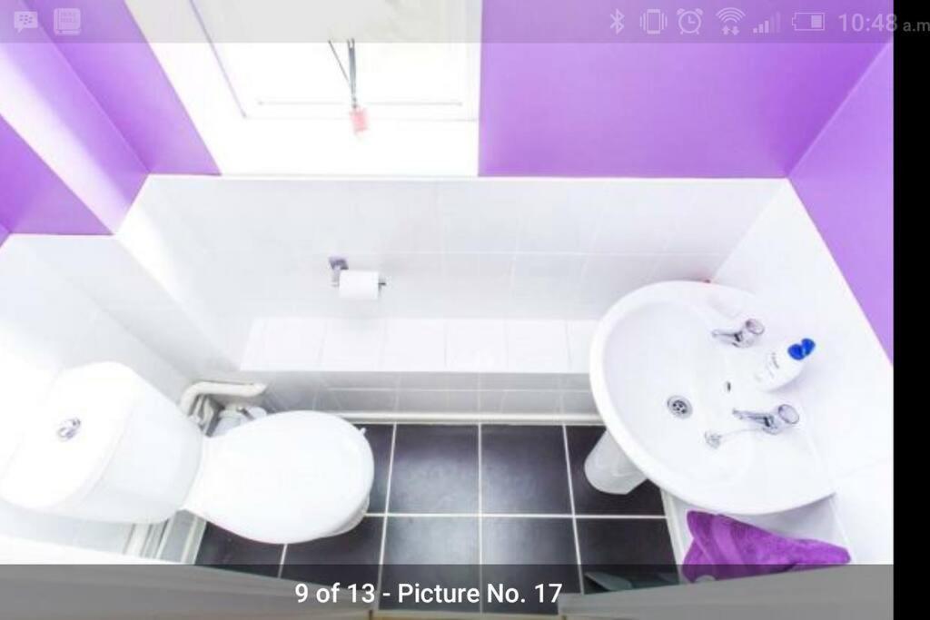 Holiday home Ideally Located Contemporary 3 Bed Spacious House Wainscot